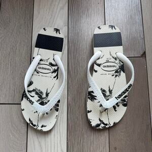Havaianas flip flops white black